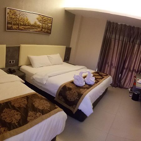 Golden Leaves Hotel Malacca Exterior foto